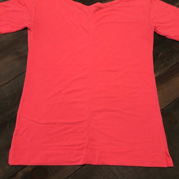 Gap Fit Breathable Maternity Top - Picture 2 of 3